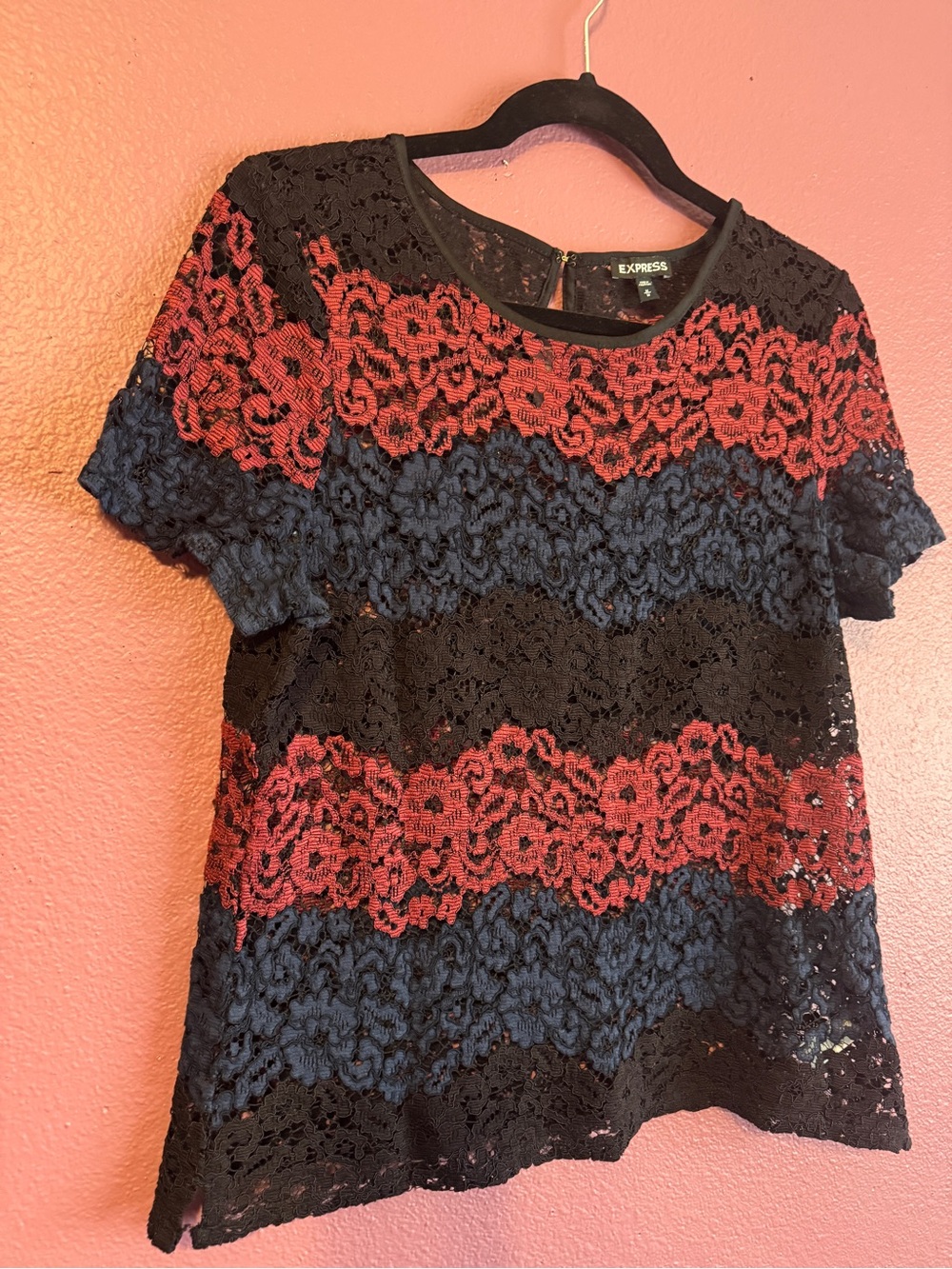 Express | lace short sleeve tee medium